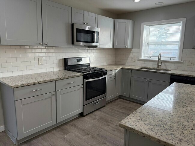 Photo - 5358 S Narragansett Ave Unit 3