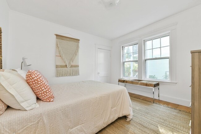 Photo - 34 Thingvalla Ave Unit #