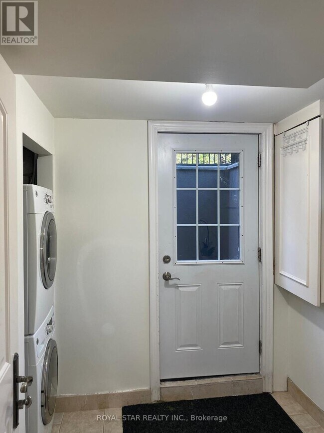 Photo - 48 Sunnywood Crescent