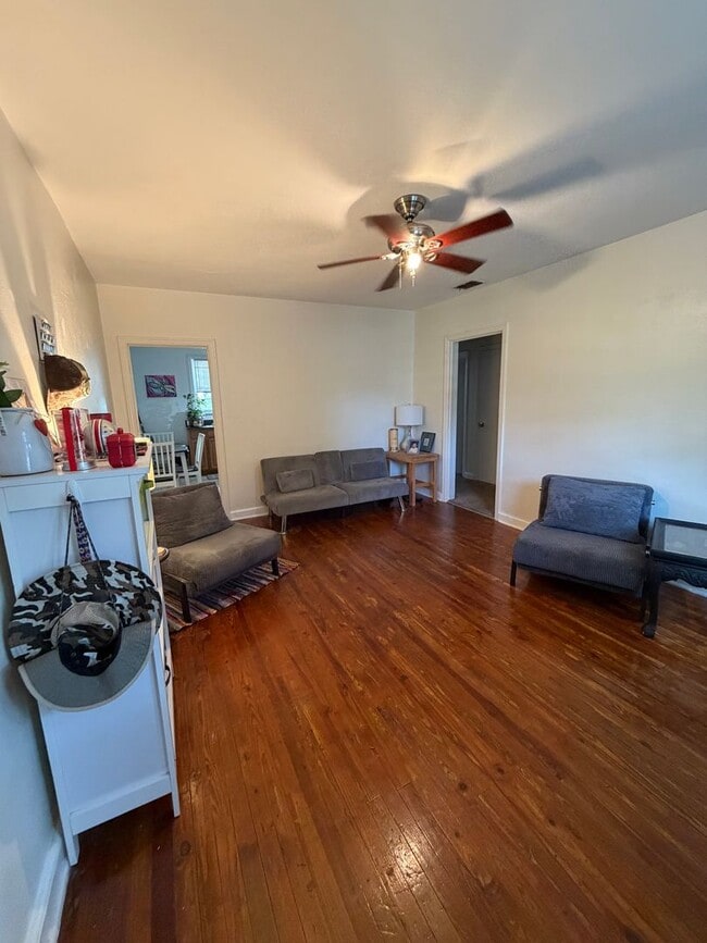Building Photo - 1208 S Gadsden St Unit #3