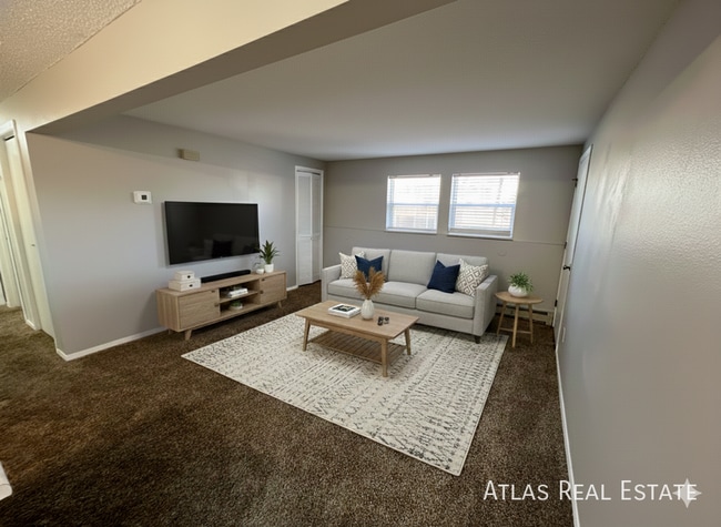 Building Photo - 730 Swope Ave Unit C