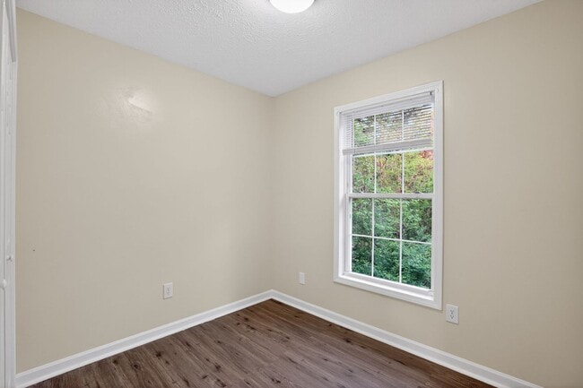 Photo - Newly Renovated Townhome in Presidential Lakes