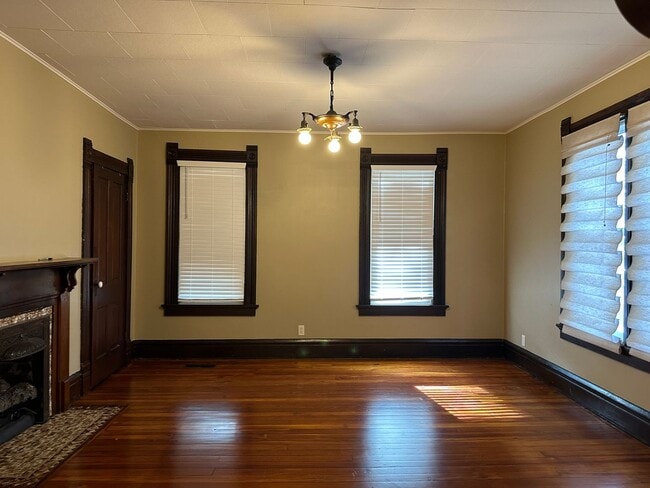 Photo - Marietta Gem