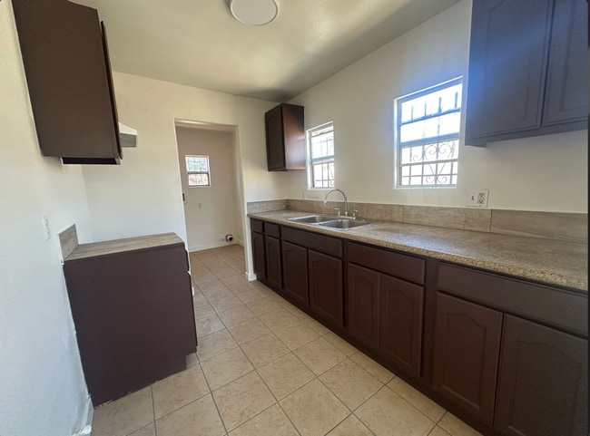 Photo - 8114 S Hoover St Unit 8116 1/2