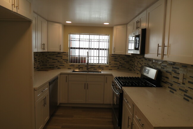 Building Photo - 357 E Providencia Ave Rental