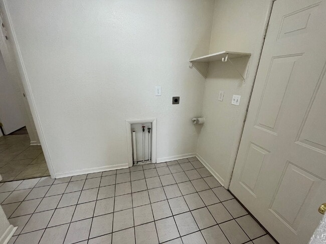 Photo - 1907 N Jeanette Ave