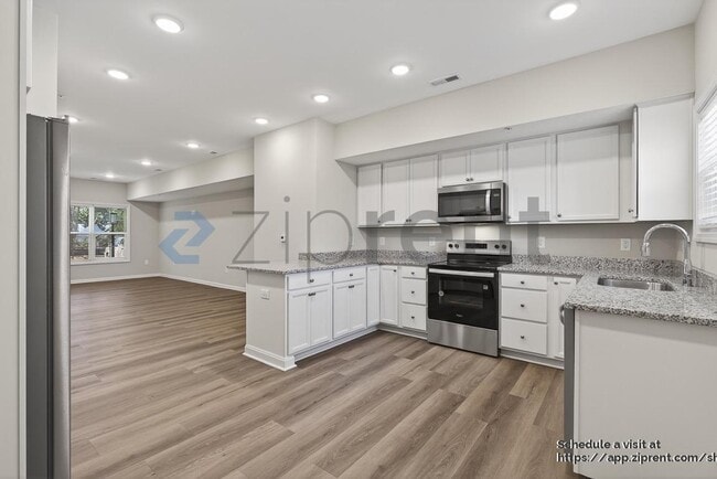 Photo - 1511 Fort Bragg Rd