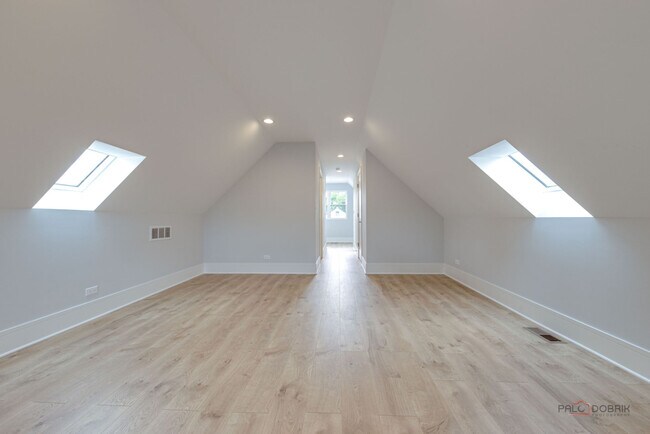 Photo - 1746 N California Ave Unidad 2