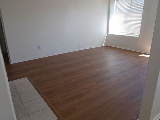 Photo - 2030 Wheelan Ct Unit C