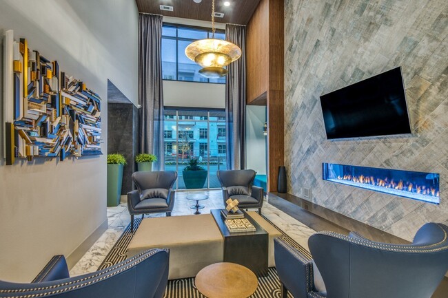 Luxia Gallery House