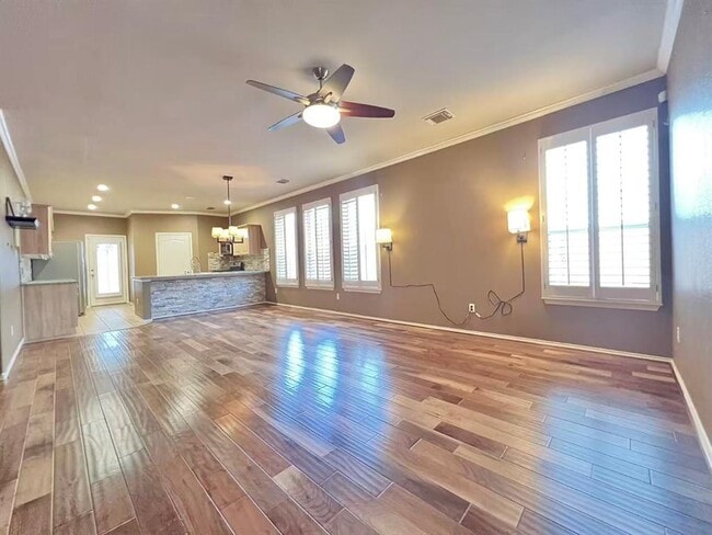 Photo - 2609 Century Park Blvd