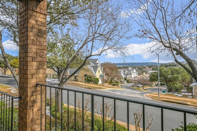 Photo - 4000 Belmont Park Dr