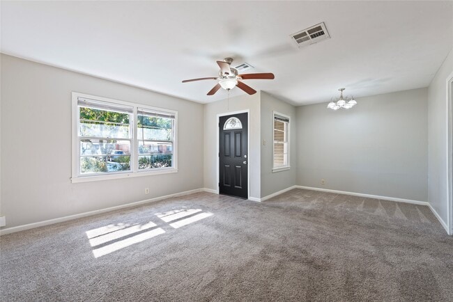 Photo - 322 24th Ave N