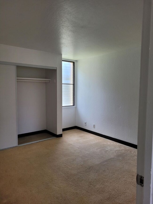 Photo - 2bdrm 1bth 1pkg located in Beautiful Makaha Valley Plantation Unidad 137-B