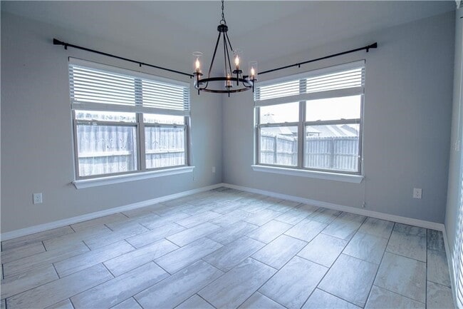 Building Photo - 1220 Gardenia St