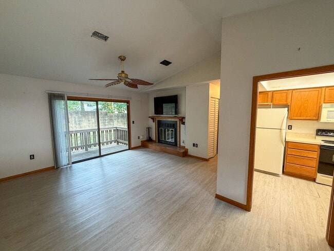 Photo - 2260 W University Ave