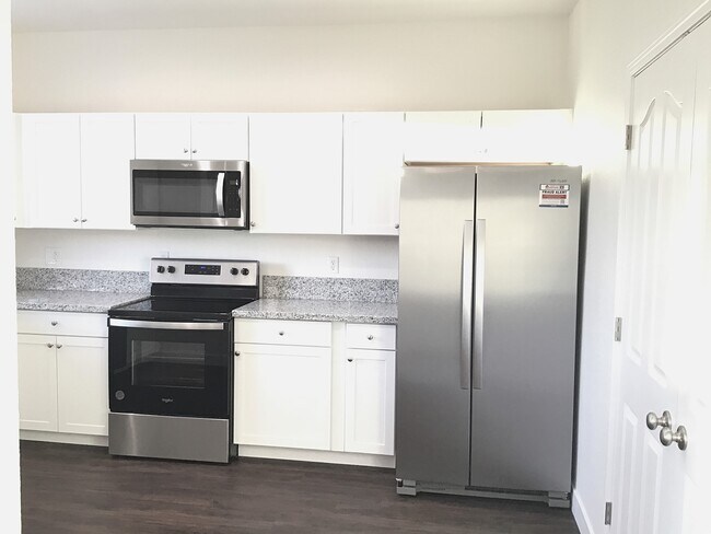 Photo - 2070 Tivoli Ln