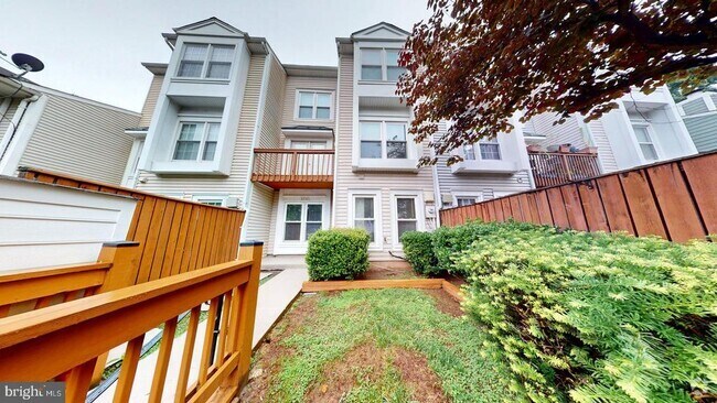 Building Photo - 6008 Chestnut Hollow Ct Rental