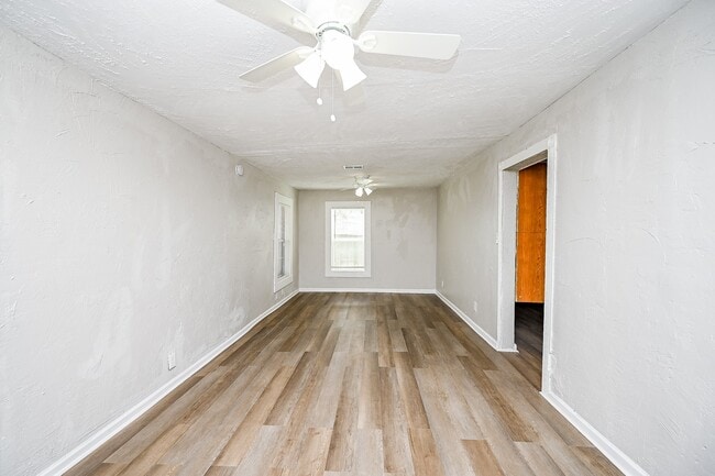 Photo - 7221 S Hall St Casa