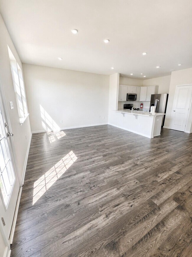 Photo - 344 Mazzeo Dr