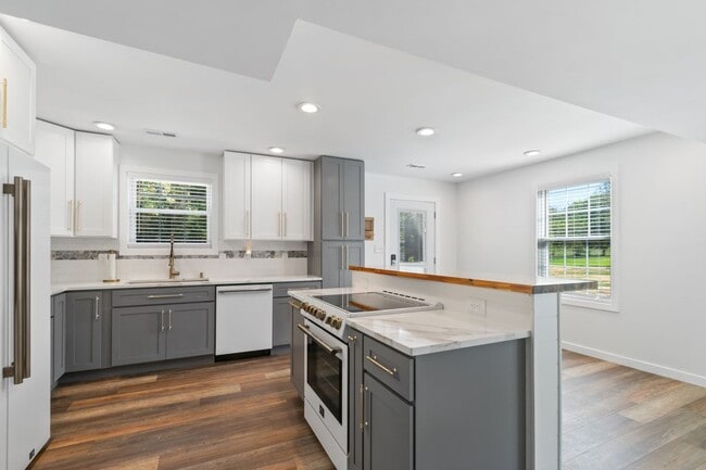 Photo - 680 Chestnut Springs Ln