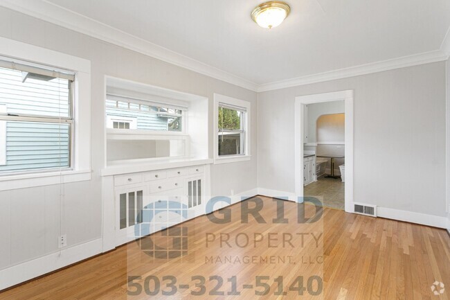 Building Photo - Two Bedroom Craftsman Available in Woodstock! Rental