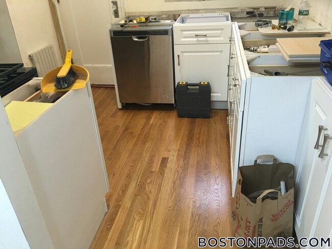 Building Photo - 337 Tappan St