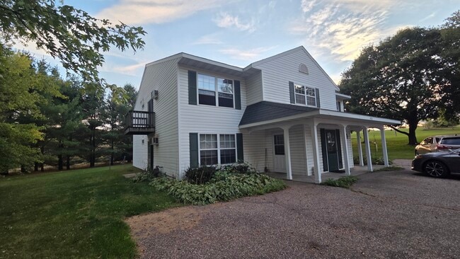 Building Photo - 433 Clinton Ct Unit 1