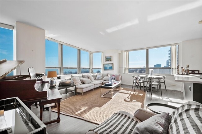 Photo - 5701 N Sheridan Rd Unit 9U