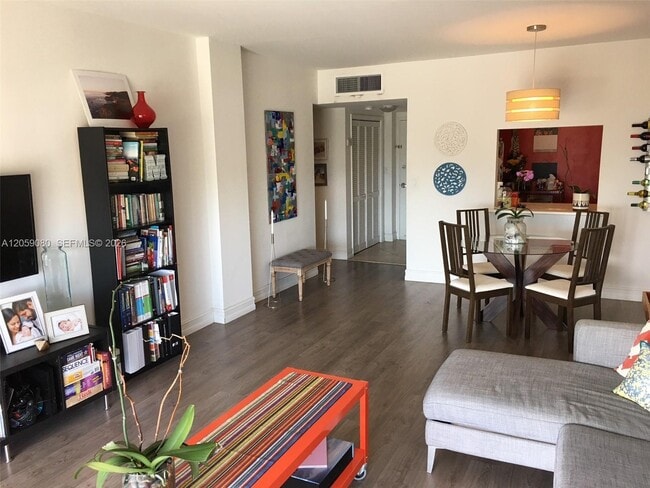 Photo - 1455 N Treasure Dr Unit 6L