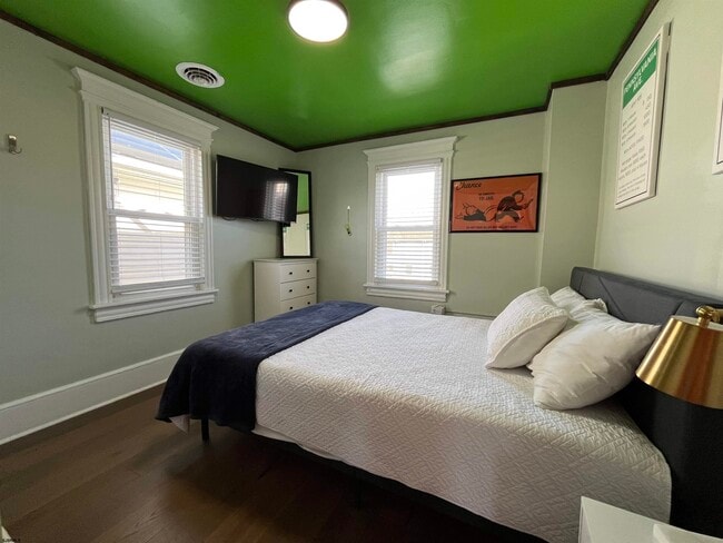 Photo - 105 N Windsor Ave