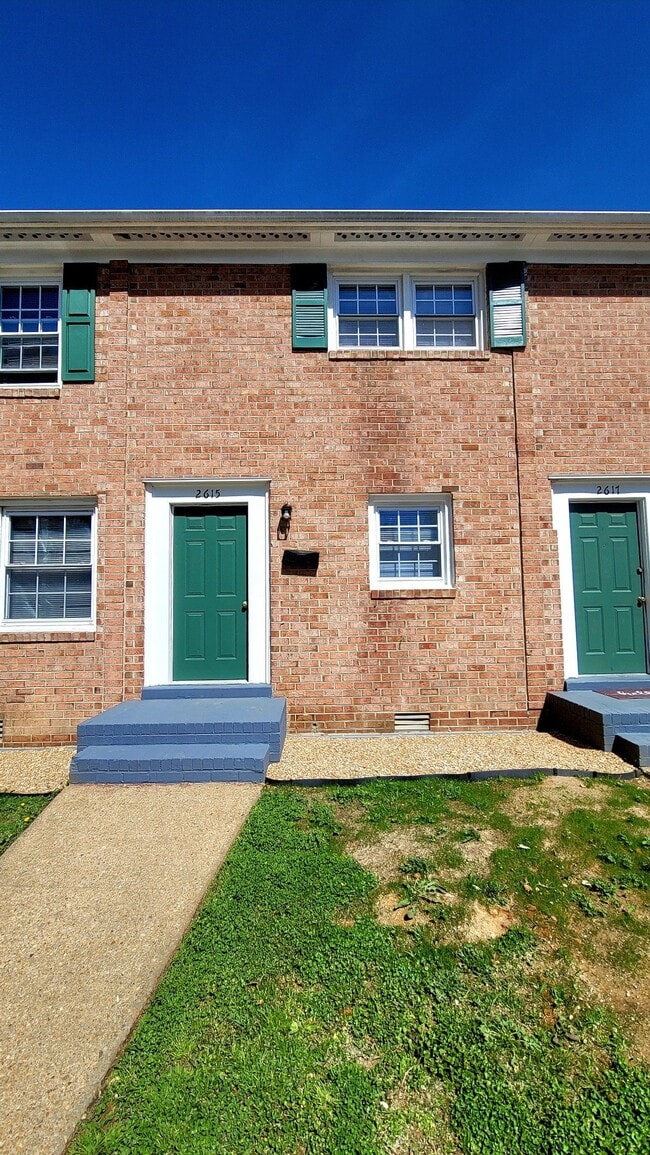 Building Photo - 2620 Wayside Dr