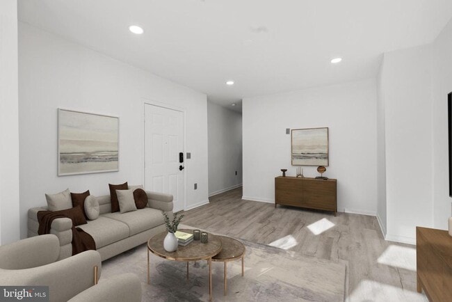 Photo - 931 Westminster St NW