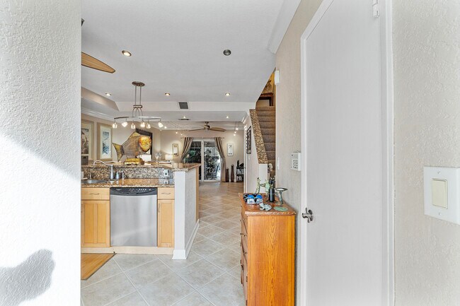 Photo - 2725 NE 15th St