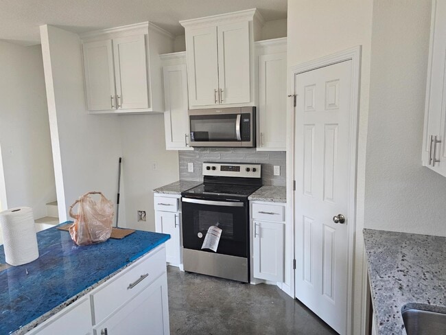 Photo - 214 E Lyndale Dr