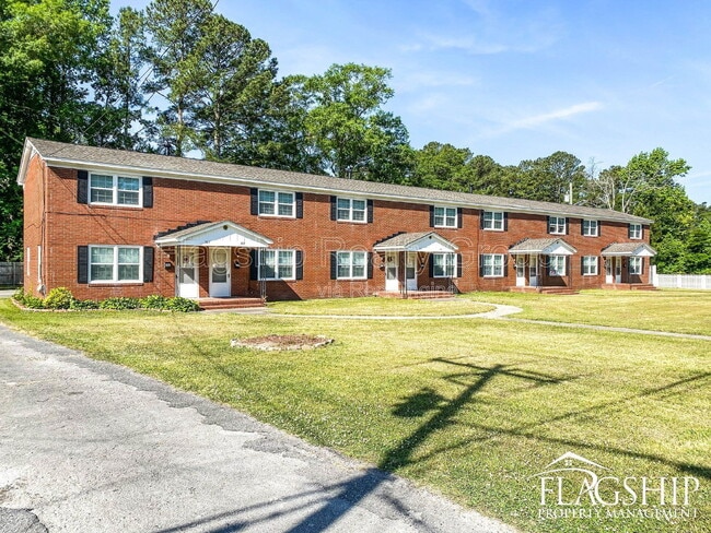 Photo - 111 W 15th St