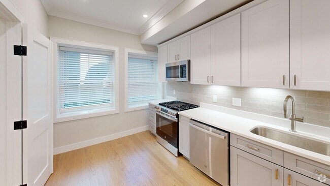 Building Photo - 230 Tremont St Unit 3F Rental