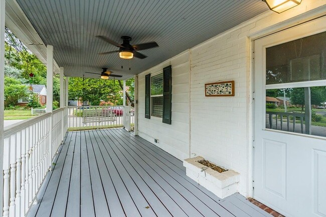 Photo - Charming 3 bedroom 2 bath home in Southland neighborhood!
