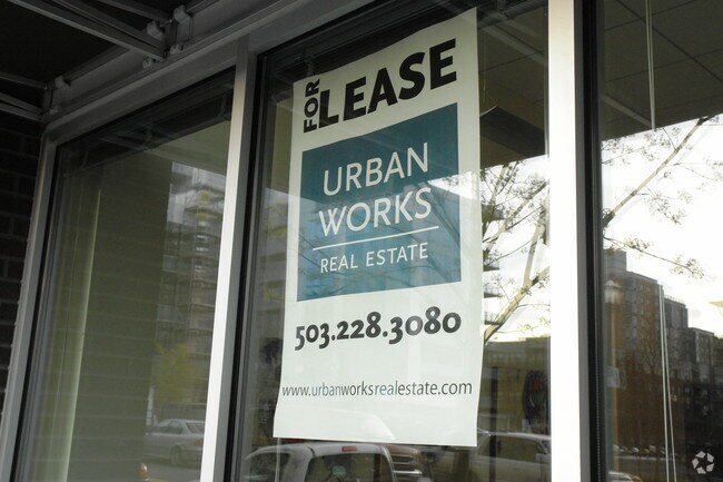 sign - The Metropolitan Condos