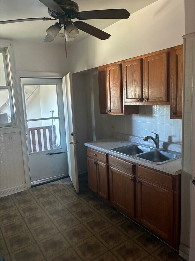 Photo - 1119 N Harding Ave Unit 2nd floor