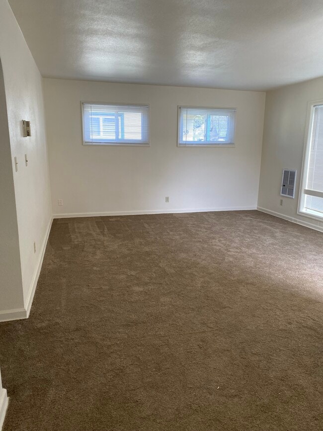 Photo - 1415 18th St NE