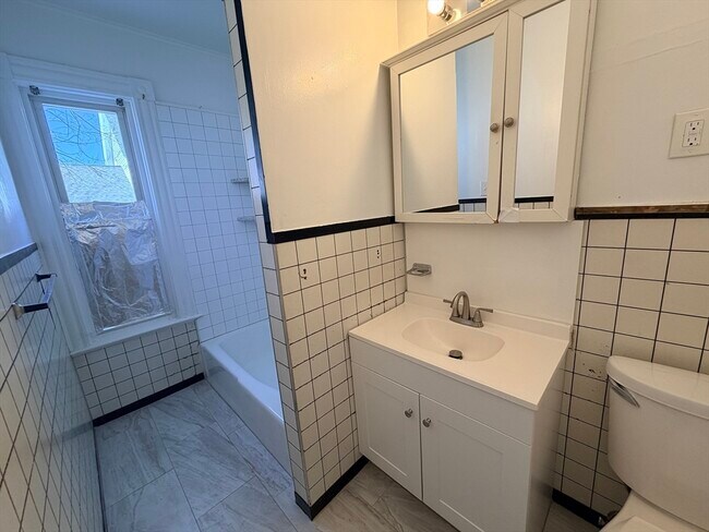 Photo - 150 Franklin St