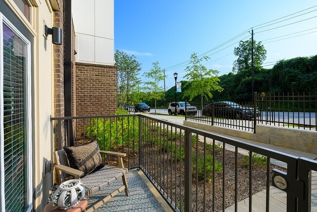 2BR, 2BA - 1,121SF (Type B1) - Patio