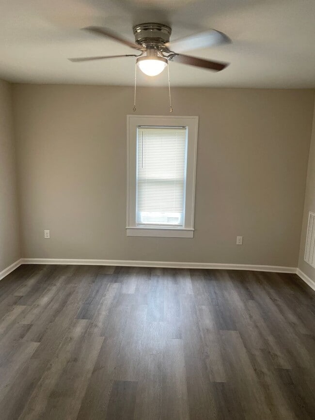 Photo - 816 Efird St