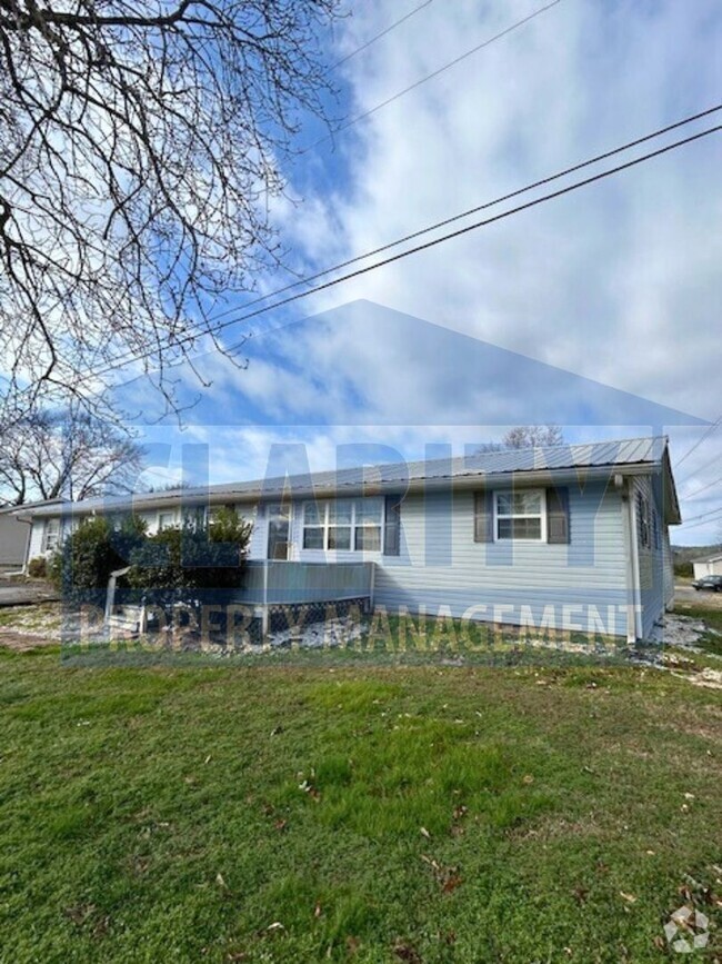 Building Photo - Three bedroom duplex in Charleston Rental