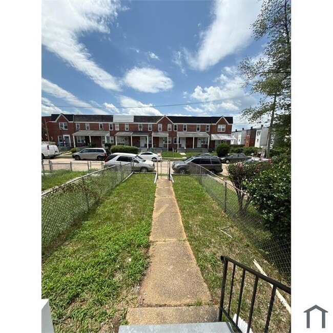 Photo - 2 Bedroom Fenced In Home