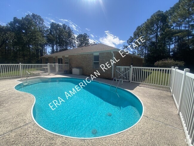 Building Photo - 5 bedroom with pool! Rental