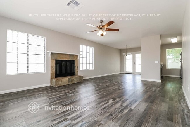 3221 W Irma Ln