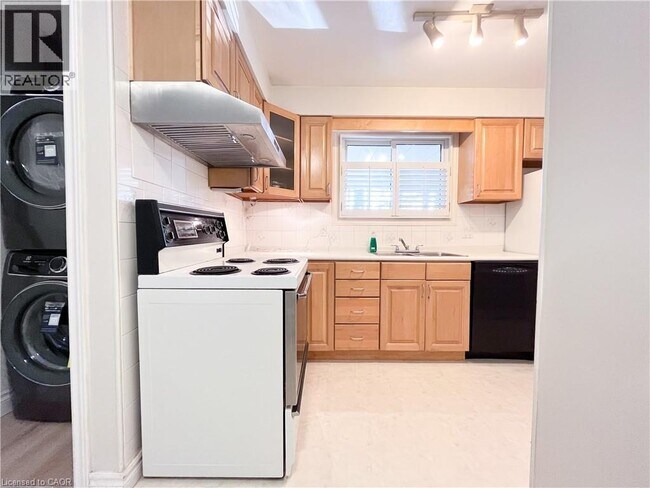 Photo - 514 Fallingbrook Dr