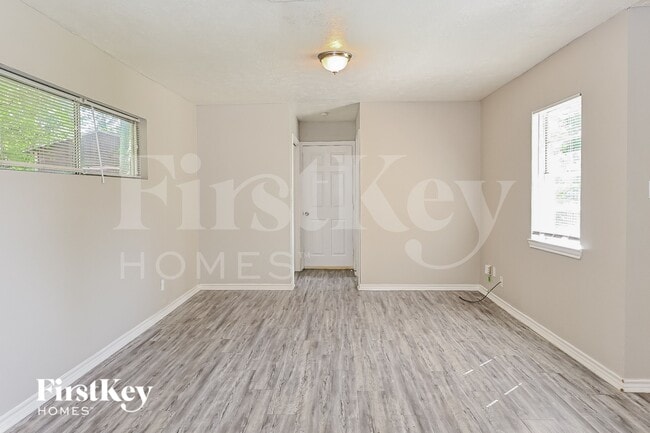 Photo - 712 McCardell Dr